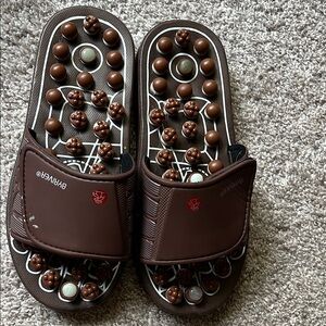BYRIVER Brown Acupressure Slippers UNISEX SIZE S